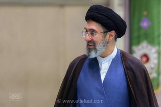 تصویر خاطره‌انگیز از حضور رهبر انقلاب در جبهه‌های جنگ