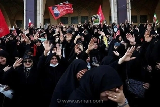 حضور پر رنگ زنان در تشییع رهبر؛ امری مدرن در دل آیینی سنتی