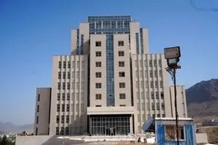 پایان انتظار ۱۰ ساله برای افتتاح برج امید؛ استاندار لرستان از بهره‌برداری نهایی ساختمان مرکزی استانداری در سال جاری خبر داد