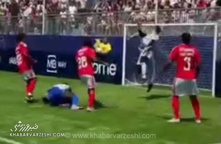 بازگشت تماشایی جکسون مارتینز؛ گلزنی ستاره سابق پورتو در بازی اسطوره‌ها با ضربه‌ای تماشایی و دیدنی