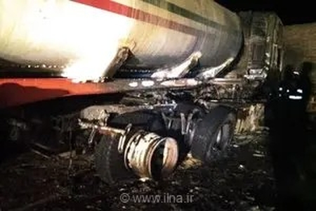 حریق لاستیک تریلی سوخت‌رسان در جاده سلفچگان مهار شد