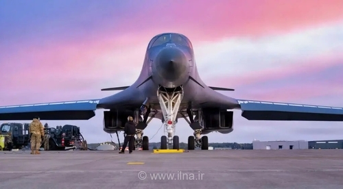 پرواز بمب‌افکن B-1B آمریکا از پایگاه هوایی بریتانیا