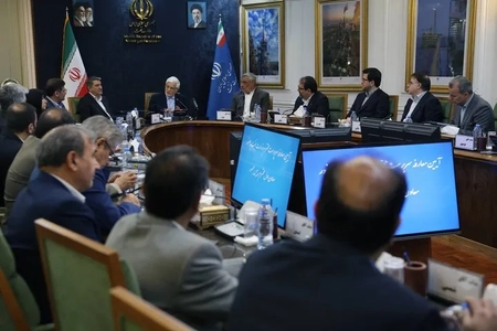 عارف: ایران در برابر تحریم‌ها آب‌دیده شده است/حمید بورد سرپرست وزارت نفت شد