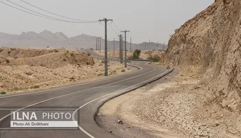 تلاش شبانه‌روزی راهداران فارس برای باز نگه داشتن راه‌ها در شرایط سخت