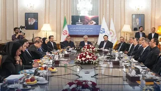 تأکید وزیر اقتصاد بر صیانت از منابع بانک ملی در پرونده بانک آینده