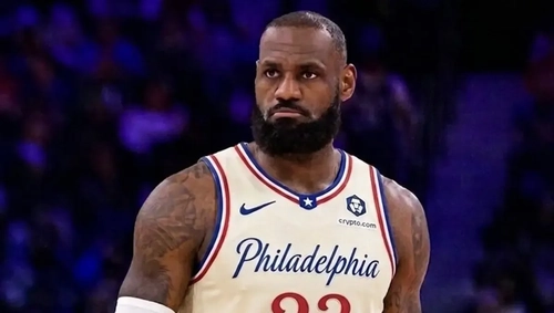 لبران جیمز برای چهارمین فصل متوالی مسن‌ترین بازیکن NBA شد