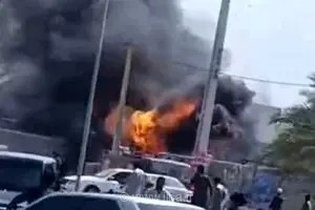 جوشکاری مرگبار روی باک بنزین در سیب و سوران؛ آتش‌سوزی گسترده در تعمیرگاه خودرو مهار شد