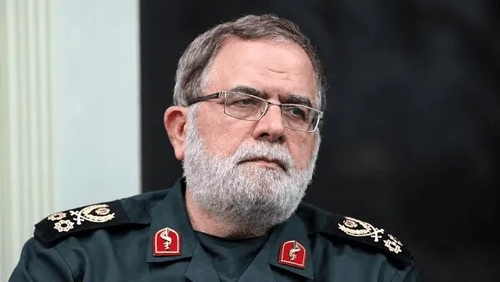سرلشکر ایزدی: ایران توان هدف قرار دادن شناورهای عظیم دشمن با موشک بالستیک را دارد