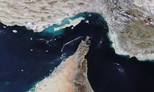 نفتکش‌های اماراتی مورد اصابت در تنگه هرمز در فهرست شناورهای متخلف بودند