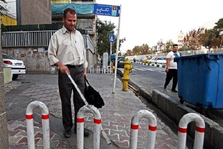 دشواری‌های تردد معلولان بینایی در معابر شهر یزد