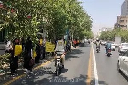 تجمع دوباره اساتید اخراجی دانشگاه فرهنگیان مقابل وزارت آموزش و پرورش