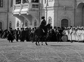 نگاهی به معماری تماشایی ساختمان قزاقخانه در میدان مشق تهران در دوران قاجار