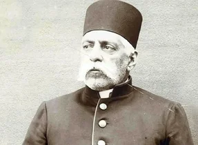تصویری از شاهزاده فرمانفرما در جوانی به همراه همراهانش
