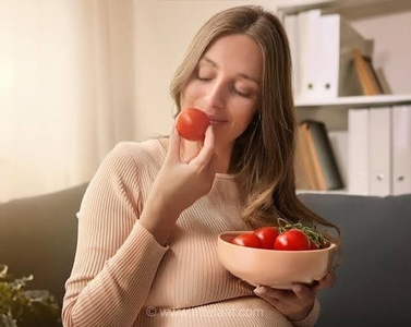 خوردن گوجه‌فرنگی برای برخی افراد می‌تواند مشکل‌ساز باشد