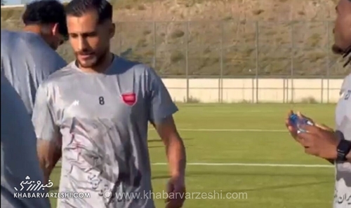 اقدام میهن‌پرستانه پرسپولیسی‌ها در اردوی ترکیه؛ تمرین با پیراهن ویژه «چو ایران نباشد تن من مباد»