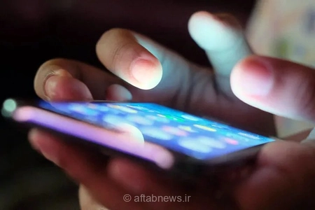نفوذ موبایل در ایران به ۲۰۰ درصد رسید و اینترنت ثابت کاهش یافت