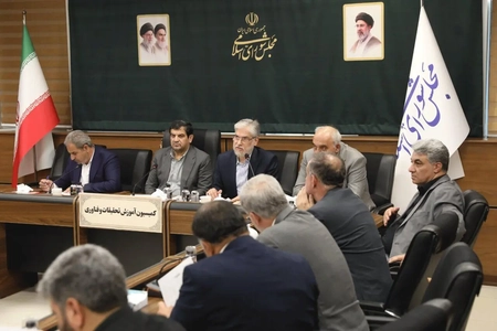 پاسخ وزیر علوم به سوالات نمایندگان مجلس؛ برگزاری آیین احترام به پرچم در دانشگاه‌ها