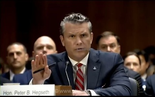 وزیر جنگ آمریکا: گزینه نظامی در تنگه هرمز را منتفی نمی‌دانیم