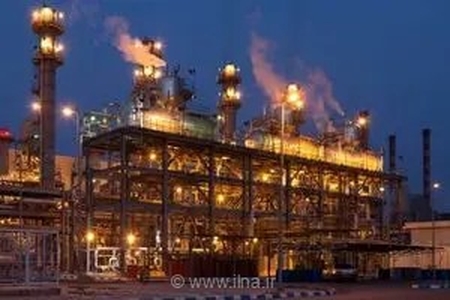 وعده فرمانده قرارگاه خاتم‌الانبیا برای بهره‌برداری از پالایشگاه جدید تولید بنزین در مجاورت ستاره خلیج فارس تا پایان سال