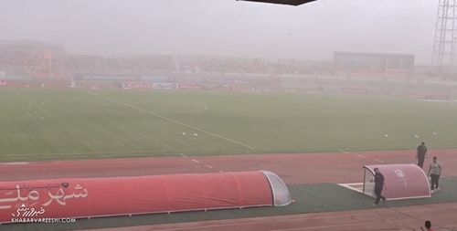 شن و طوفان در ورزشگاه شهر بابک پیش از بازی با پرسپولیس