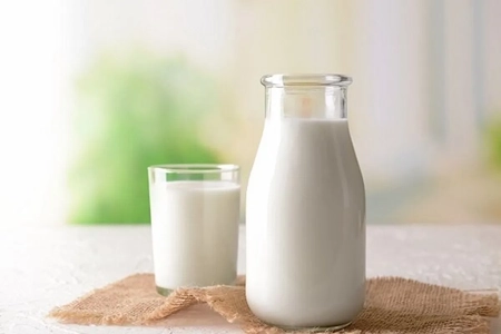 توافق اولیه برای افزایش قیمت شیرخام؛ نرخ پیشنهادی به ۷۰ هزار تومان رسید