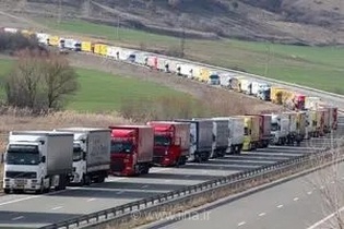 کریدورهای تجاری جایگزین بنادر جنوبی فعال شد/ در  جنگ اخیر، تنشی در تامین  کالا نداشتیم