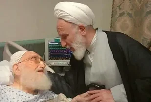 عیادت رئیس دفتر رهبری از آیت‌الله نوری همدانی در قم