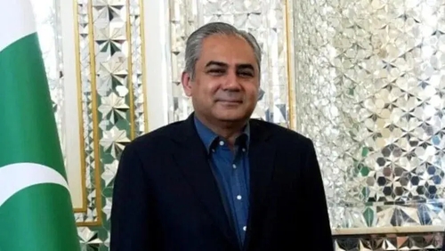 وزیر کشور پاکستان به تهران سفر کرد