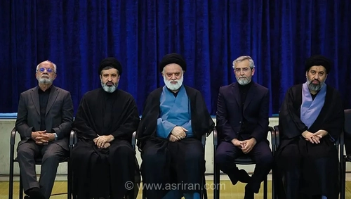 چهره‌های سرشناس کشور در مصلای تهران گرد هم آمدند (+عکس)