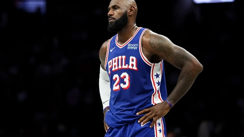 لب‌ران جیمز در اولین بازی پیش‌فصل با پیراهن 76ers می‌درخشد اما نتس پیروز می‌شود