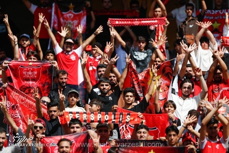 هجوم تماشاگران به نقش جهان؛ دربی استقلال و پرسپولیس در آستانه تکمیل ظرفیت