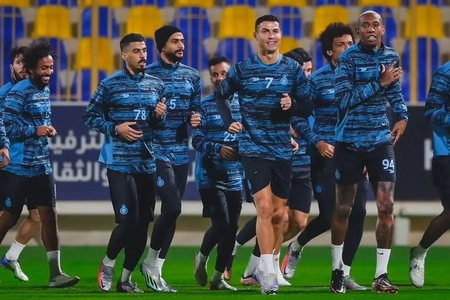 شوخی رونالدو با هم‌تیمی در تمرین النصر؛ روحیه بالا