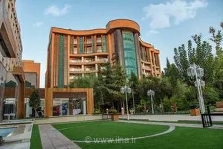 راهنمای جامع اقامت در هتل پارسیان کوثر اصفهان؛ بررسی امکانات رفاهی و دسترسی به جاذبه‌های تاریخی شهر