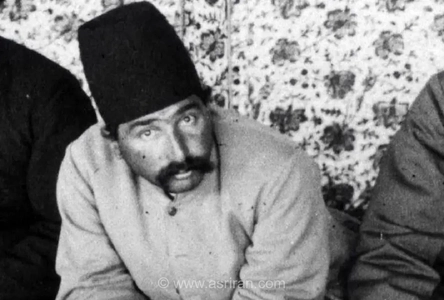 جلال‌الملک، حبیب‌الله خان و دیگران در حال «بادمجان پوست کندن»؛ 135 سال قبل(عکس)
