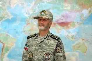پیام فرمانده ارتش به سرپرست وزارت دفاع: ملت ایران با تکیه بر توان داخلی پیروز است