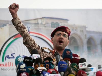 شبه‌نظامیان حوثی ادعا می‌کنند که شش حمله به فرودگاه‌ها و تأسیسات نفتی عربستان انجام داده‌اند