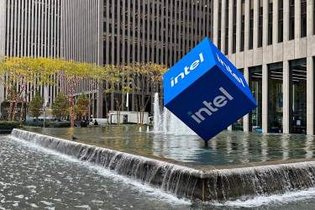 افت فروش پردازنده‌های اینتل سهام شرکت را ۲۴ درصد کاهش داد