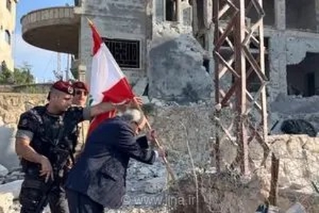بازدید نخست‌وزیر لبنان از منطقه «زوطر الغربیه» پس از عقب‌نشینی نیروهای اشغالگر صهیونیست و استقرار ارتش لبنان