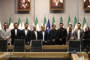 درخواست جمعی از پیشکسوتان باشگاه استقلال از مهدی تاج برای اعلام قهرمانی این تیم در لیگ برتر