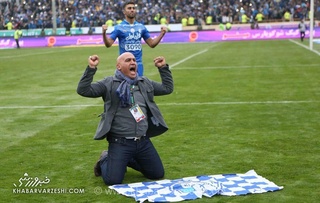 واکنش علیرضا منصوریان به فشارها در استقلال: از گریه زیر دوش تا خنده‌های بلند