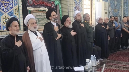 احمد خاتمی: ملت ایران در برابر فشارها و تهدیدهای ترامپ با شعار هیهات من الذله ایستاده است
