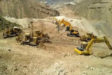 موانع اجرایی قطعه ۸ آزادراه شیراز-اصفهان با تصمیمات عملیاتی پیگیری می‌شود