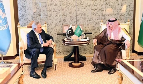دیدار وزیران خارجه پاکستان و عربستان؛ تاکید بر همکاری دفاعی مکه