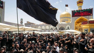 عزاداری تاسوعای حسینی در حرم رضوی (عکس)