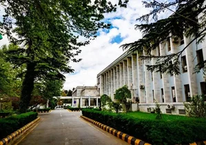 احضار کاردار پاکستان در کابل در پی حملات هوایی