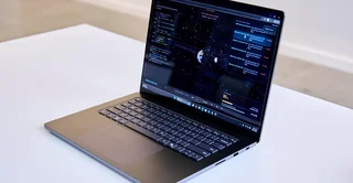 به‌روزرسانی جدید لپ‌تاپ Surface Laptop Ultra مایکروسافت مشکلات روشن‌سازی و نمایش را برطرف می‌کند