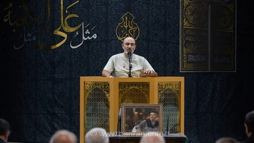 اشک‌های مهران غفوریان در آیین یادبود اکبر عبدی: شبی نیست که به یاد او گریه نکنم