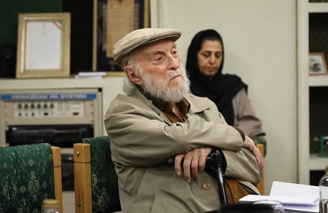 ۹ نکته به بهانهٔ کیک ۹۰ سالگی «آقای هرمنوتیک»