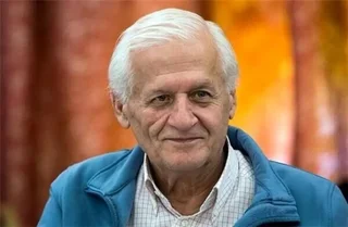 داستان کلمات «دراز آویز زینتی و کش لقمه» از نگاه اکبر عالمی