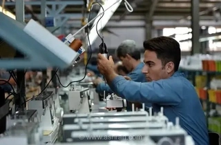 چالش‌های تغییر روز تعطیلی کارخانه‌ها برای مدیریت ناترازی برق؛ آیا حقوق کارگران در این جابه‌جایی حفظ می‌شود؟